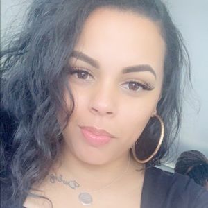 Meet your Posher, Cristina